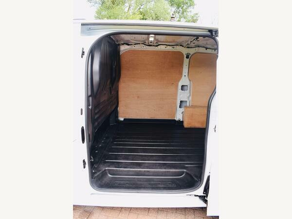 Ford Transit Custom Panel Van 2.0 300 Ecoblue Limited L1 H1 Euro 6 S DP73EWJ White #3