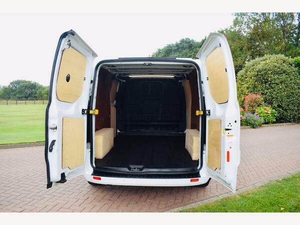 Ford Transit Custom Panel Van 2.0 300 Ecoblue Limited L2 H1 Euro 6 S LB23UNP White #6