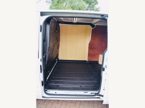 Ford Transit Custom Panel Van 2.0 300 Ecoblue Limited L2 H1 Euro 6 S LB23UNP White #3