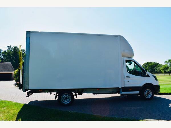 Ford Transit Custom Luton 2.0 350 Ecoblue Leader Luton CV22KLC White #2