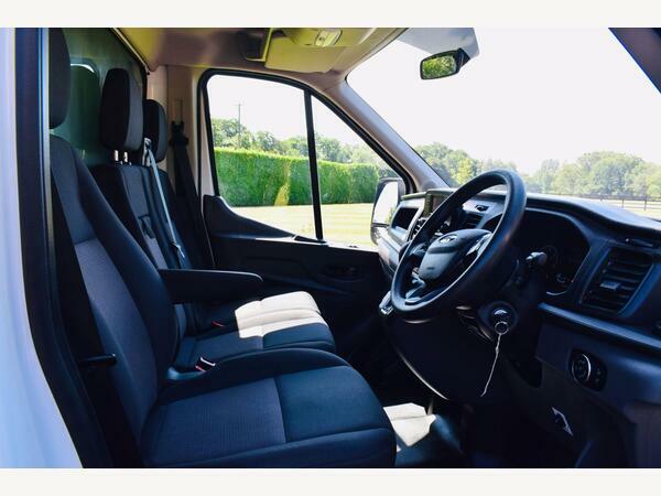 Ford Transit Custom Luton 2.0 350 Ecoblue Leader Luton CV22KLC White #3