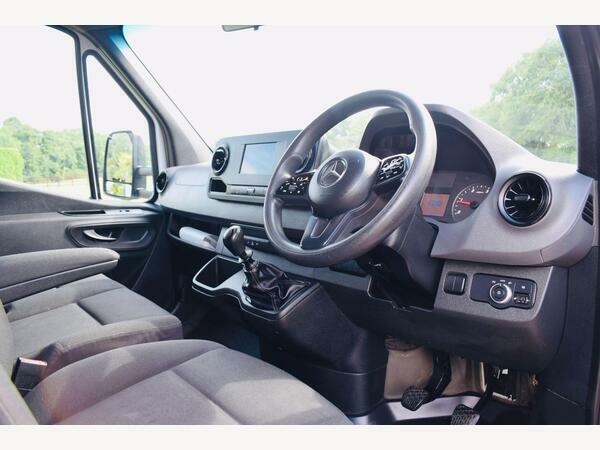 Mercedes-Benz Sprinter Curtain Side 315 Curtain Sider With 500Kg Taillift White #5