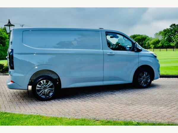 Ford Transit Custom 320 65Kwh Limited L1 H1 Grey #10