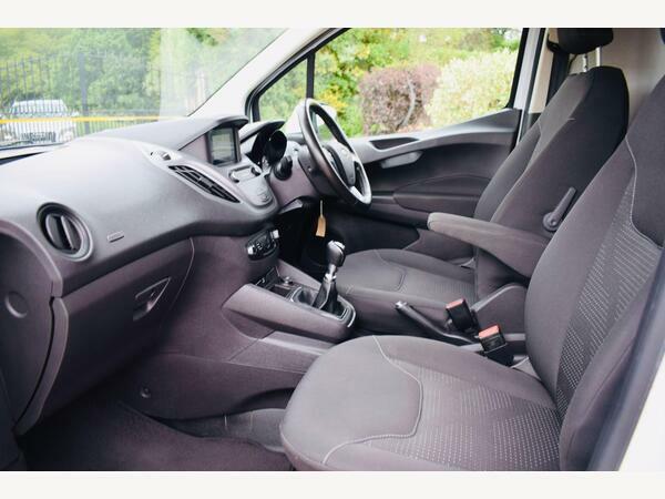 Ford Transit Courier Limited 1.5 Tdci 100Ps Euro 6 Black #16
