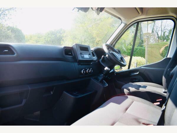 Renault Master Master Specialist Vehicle Dci 150 Sl35 L1h1 Cherry White #2