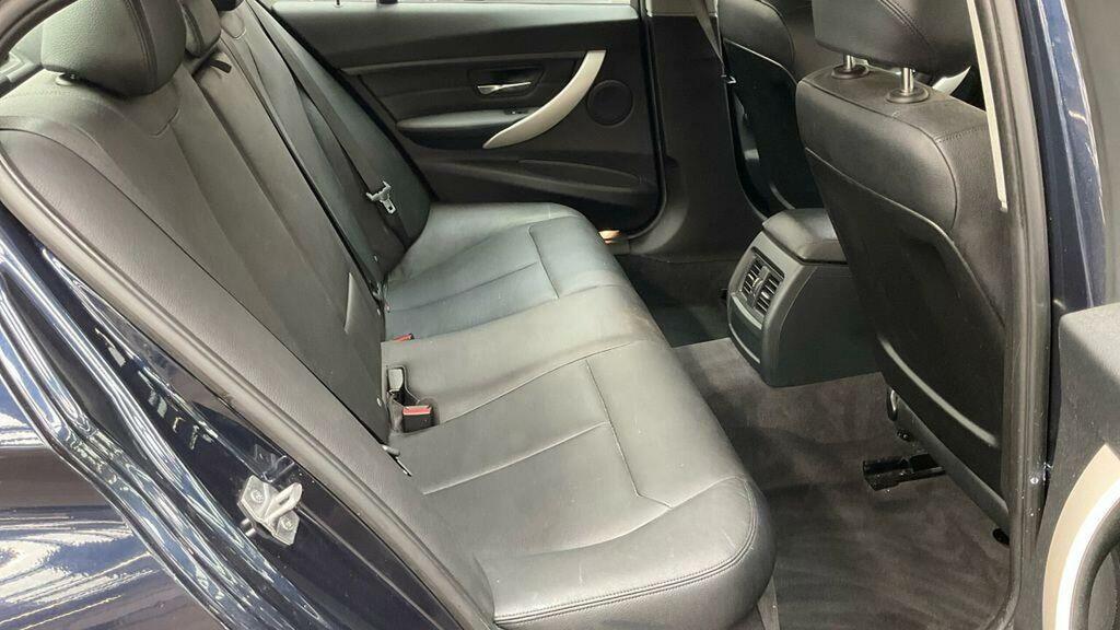 BMW 3 Series 2L Luxury Red #9