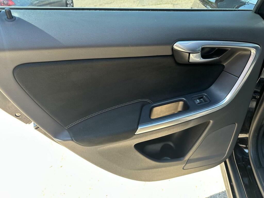 Volvo XC60 2.4 D4 R-design Lux Grey #25
