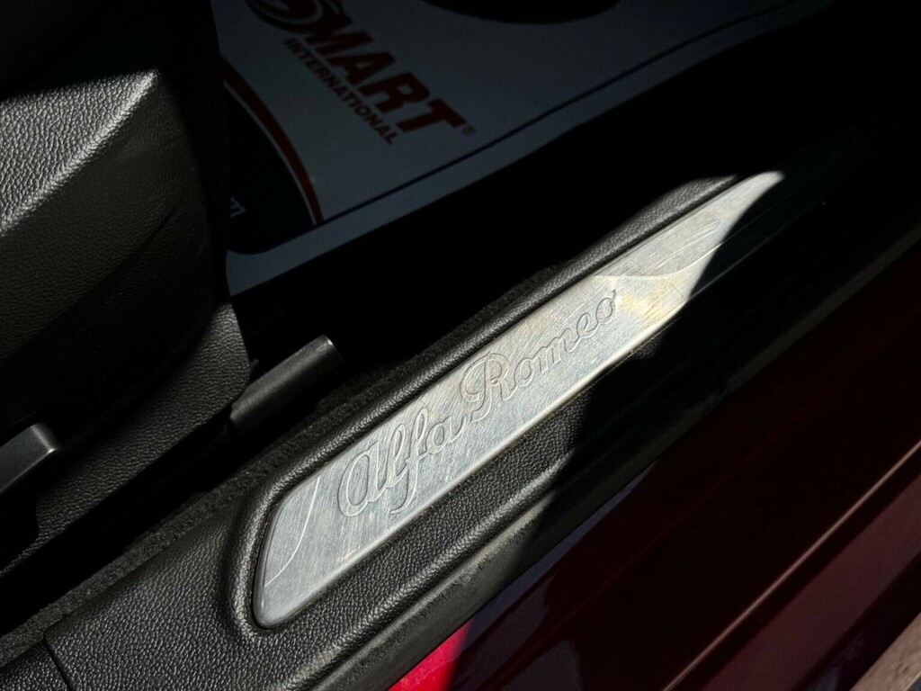 Alfa Romeo Giulia Saloon 2.9 V6 Bi-turbo Quadrifoglio Euro 6 S Red #64