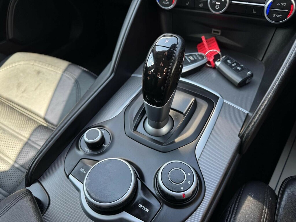 Alfa Romeo Giulia Saloon 2.9 V6 Bi-turbo Quadrifoglio Euro 6 S Red #25
