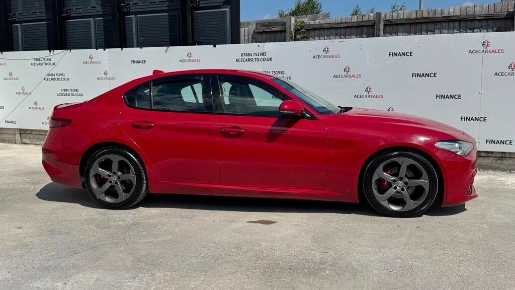 Alfa Romeo Giulia Saloon 2.9 V6 Bi-turbo Quadrifoglio Euro 6 S Red #9