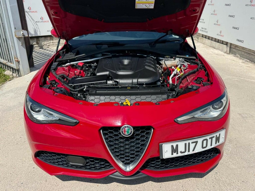 Alfa Romeo Giulia Saloon 2.9 V6 Bi-turbo Quadrifoglio Euro 6 S Red #70