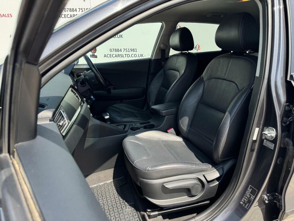 Kia Niro 3 Red #19