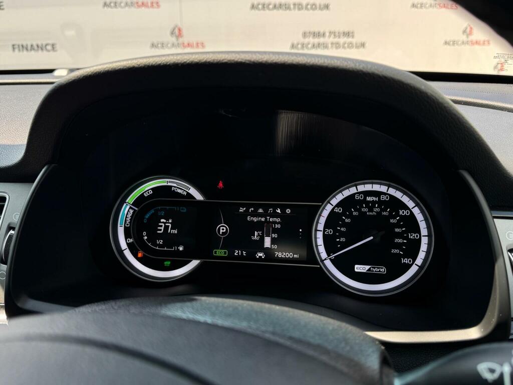 Kia Niro 3 Red #52