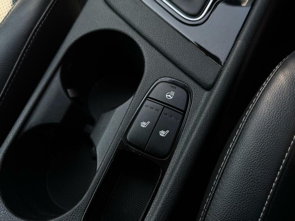 Kia Niro 3 Red #26