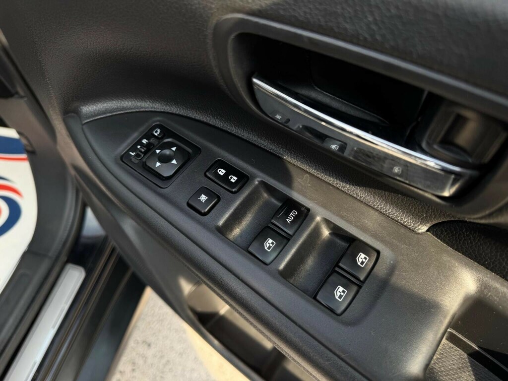 Mitsubishi Outlander Phev 4H Grey #50