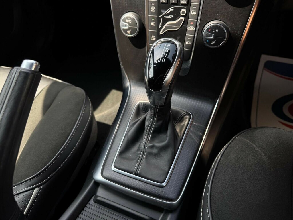 Volvo V40 D3 Inscription Silver #26