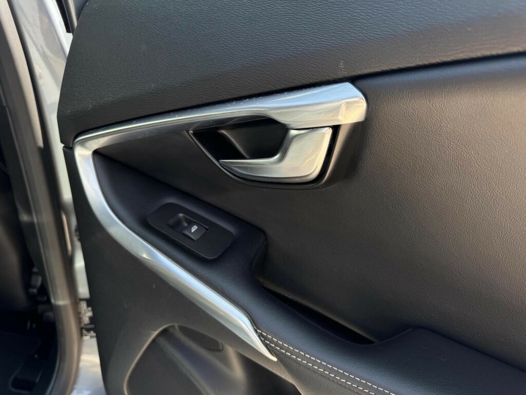 Volvo V40 D3 Inscription Silver #56