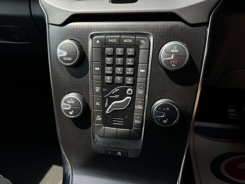 Volvo V40 D3 Inscription Silver #25
