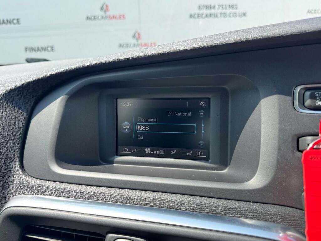 Volvo V40 D3 Inscription Silver #34