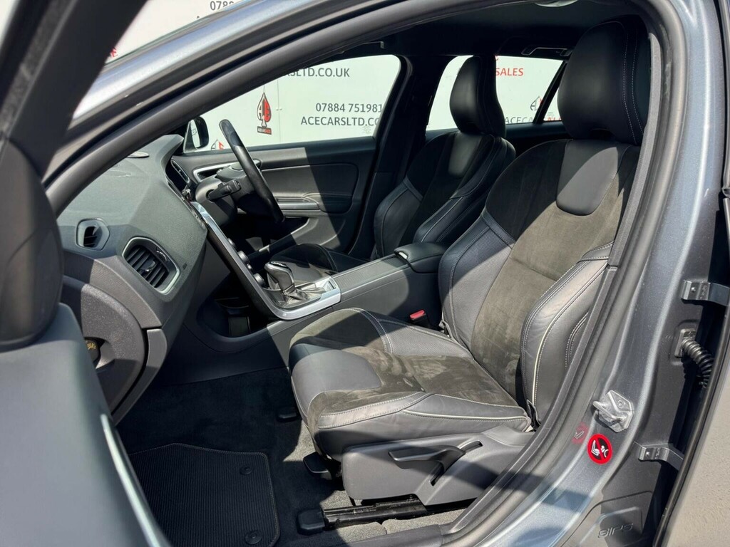 Volvo V60 R-design Lux Nav Blue #19