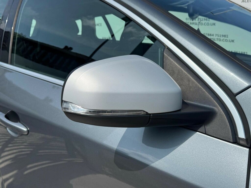 Volvo V60 R-design Lux Nav Blue #65