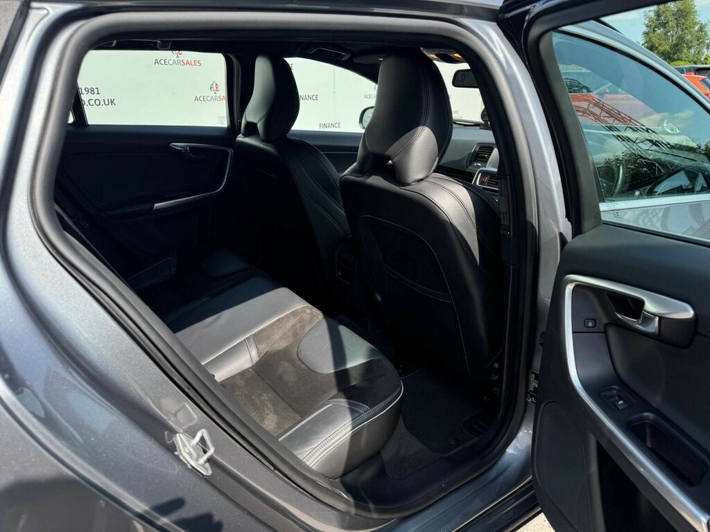 Volvo V60 R-design Lux Nav Blue #13