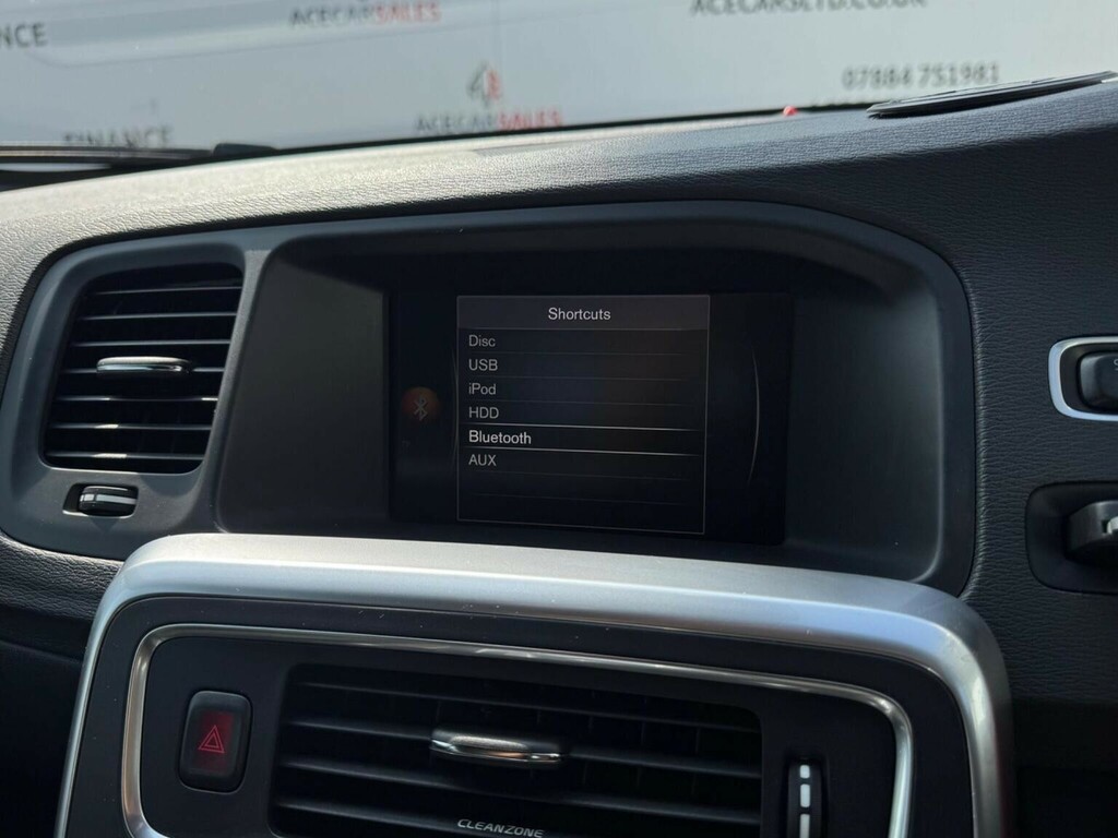 Volvo V60 R-design Lux Nav Blue #48