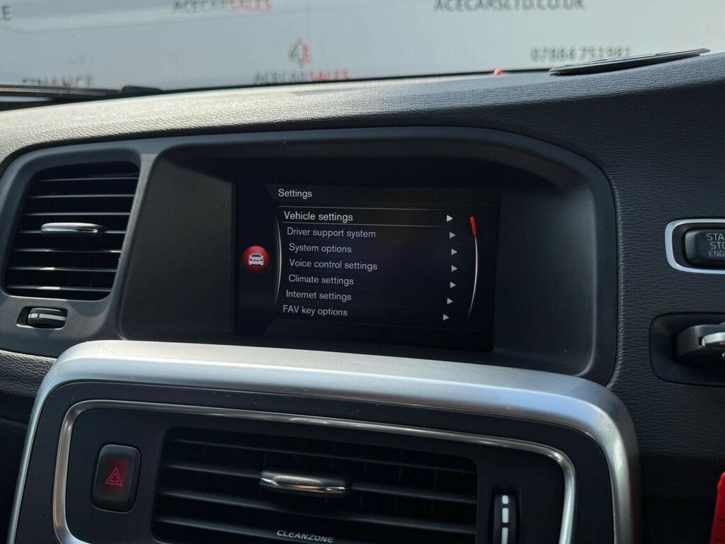 Volvo V60 R-design Lux Nav Blue #40