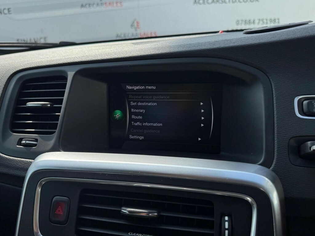 Volvo V60 R-design Lux Nav Blue #38