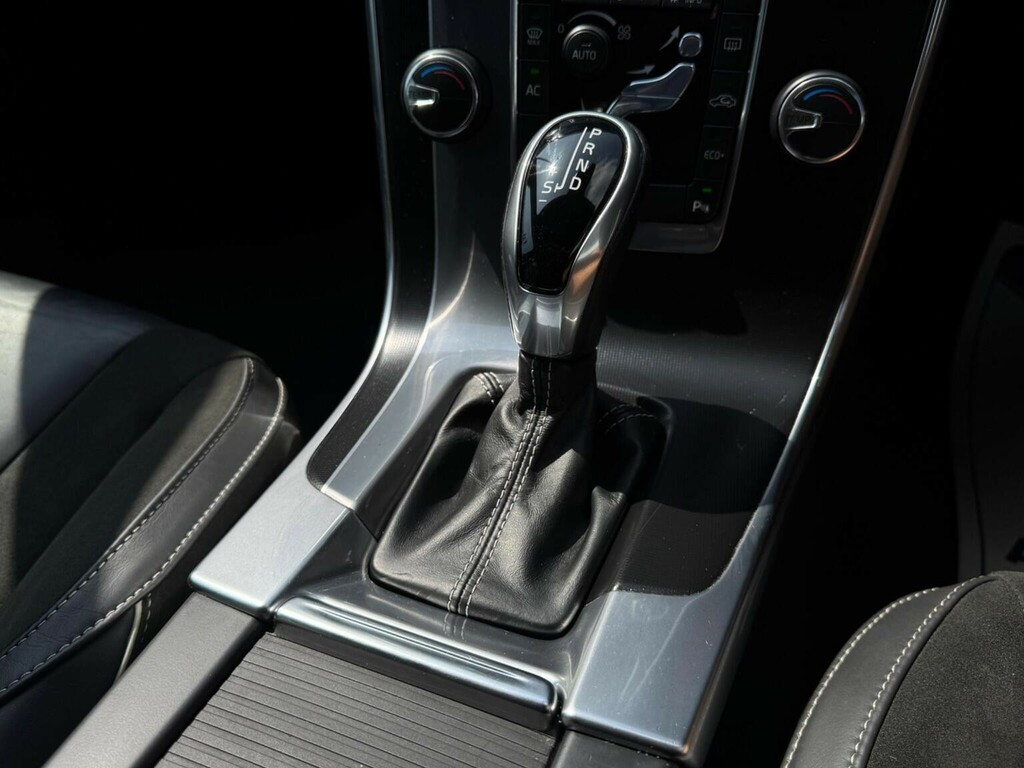 Volvo V60 R-design Lux Nav Blue #26