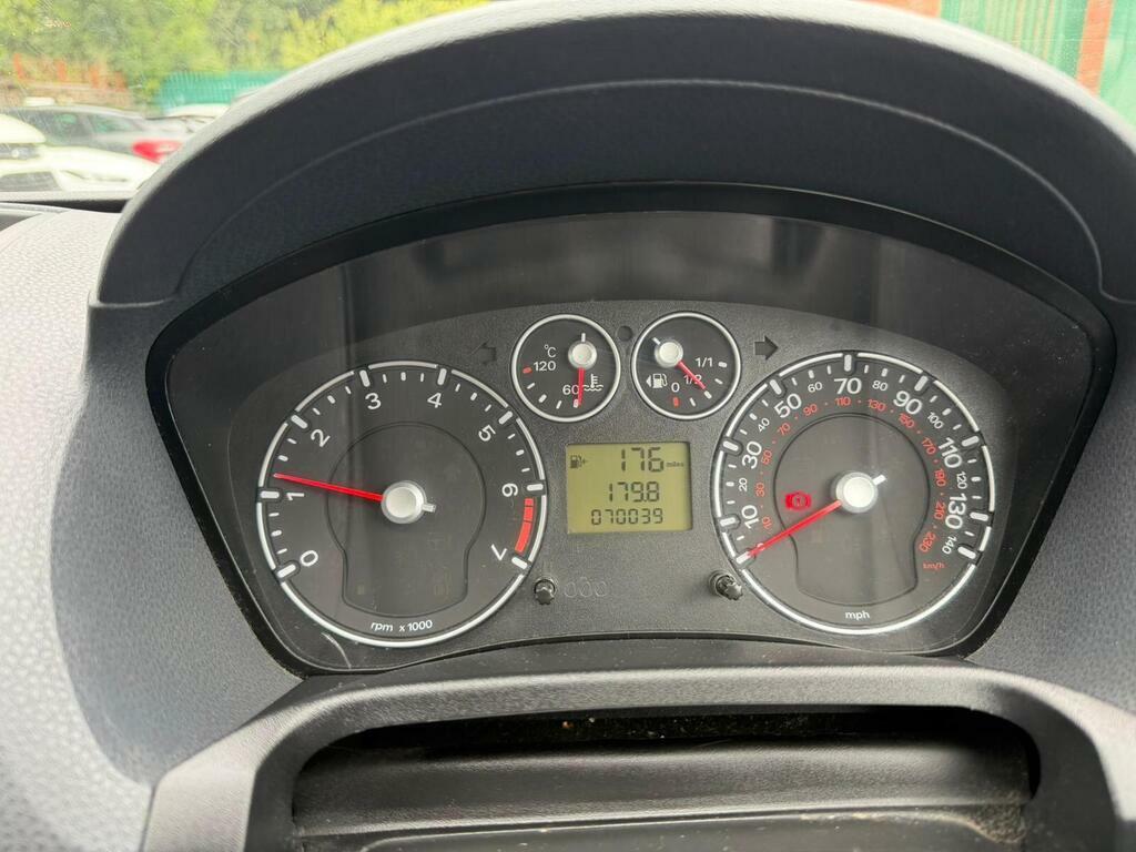 Ford Fiesta Zetec Climate 16V 5-Door Black #10