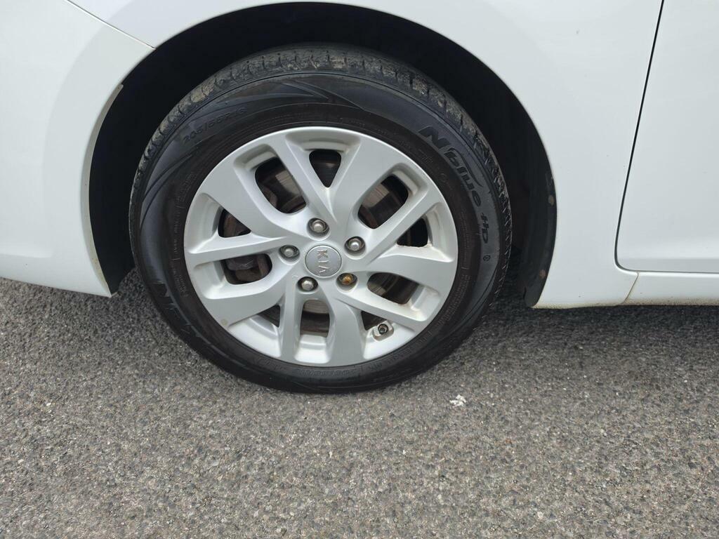 Kia Carens 1.6 Gdi 1 Mpv Ss White #10
