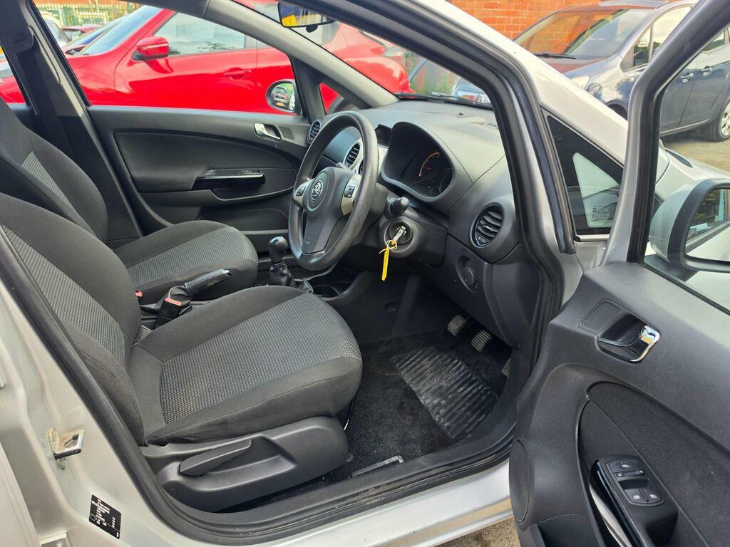 Vauxhall Corsa 1.4I 16V Design Hatchback Silver #3