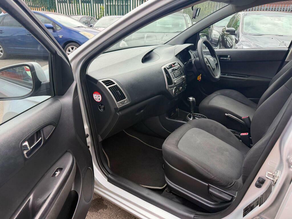 Hyundai I20 Hatchback 1.2 Active Euro 5 201313 White #12