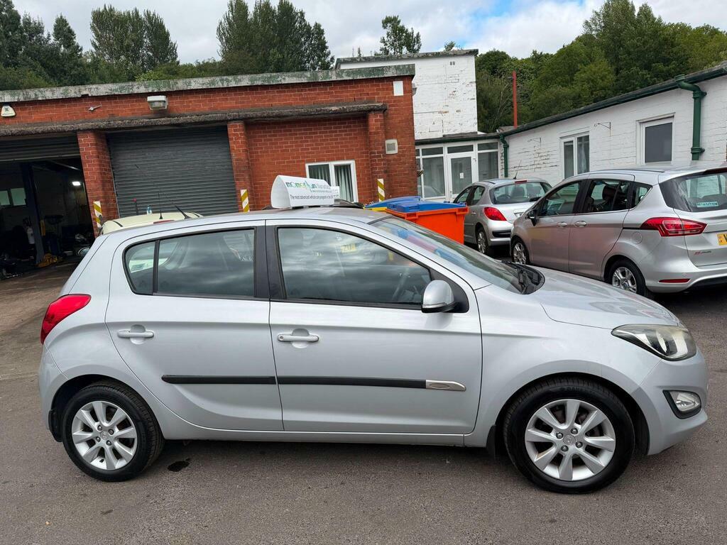 Hyundai I20 Hatchback 1.2 Active Euro 5 201313 White #13
