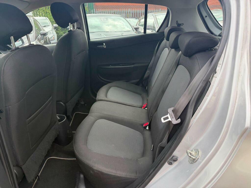 Hyundai I20 Hatchback 1.2 Active Euro 5 201313 White #10