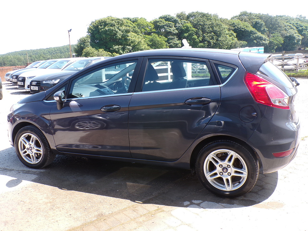 Ford Fiesta Zetec MV14BVU Grey #5