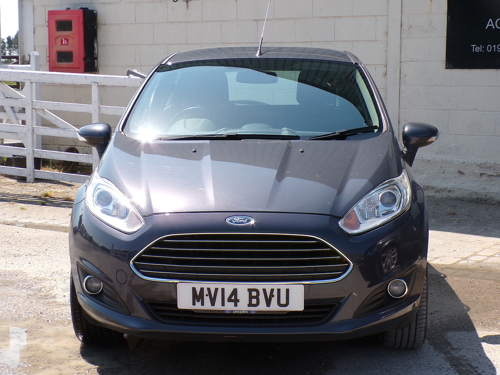 Ford Fiesta Zetec MV14BVU Grey #3