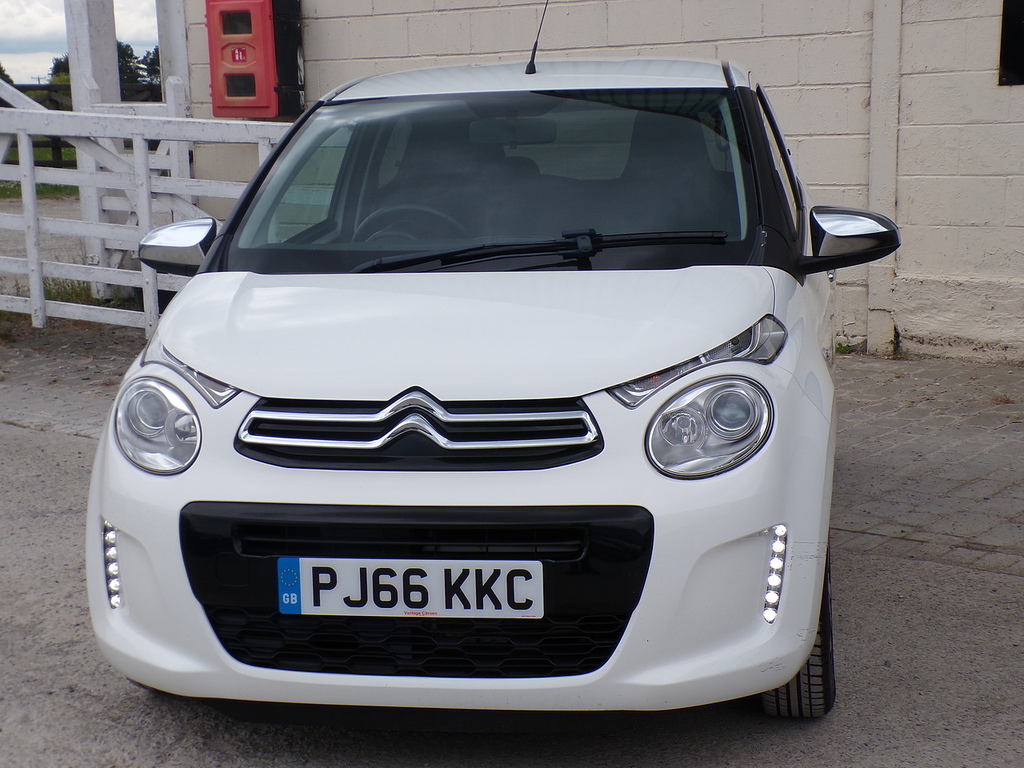 Citroen C1 Puretech Flair White #3