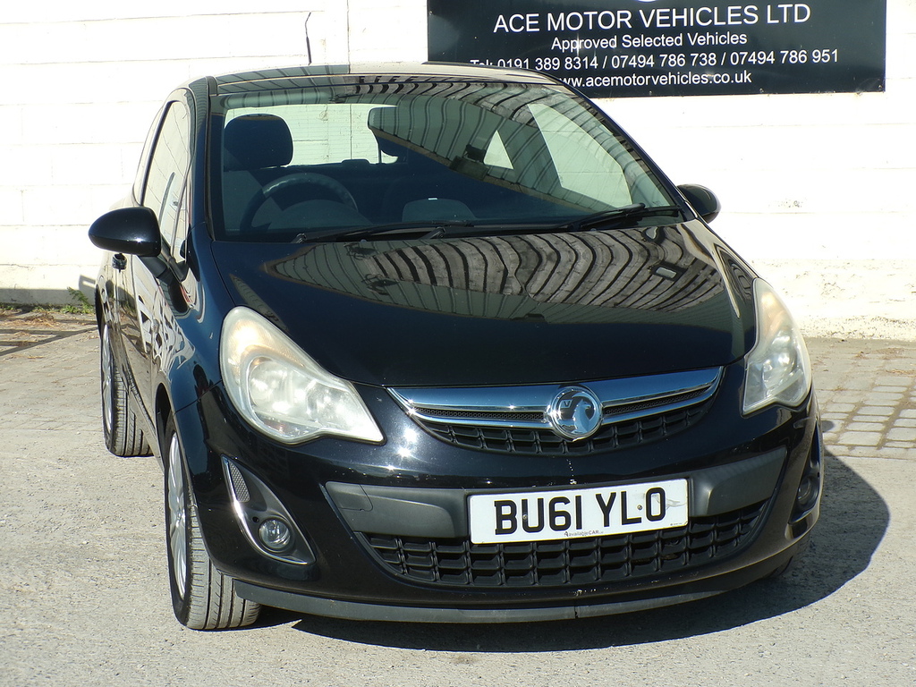 Vauxhall Corsa Excite Black #3