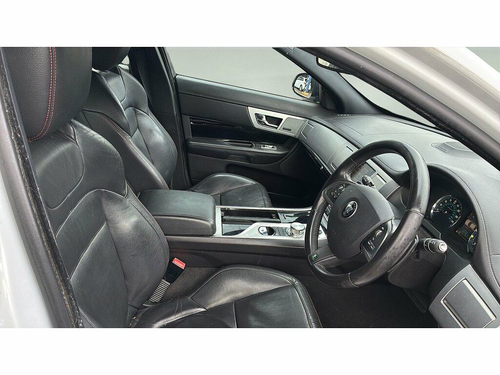 Jaguar XF D R-sport Black White #5