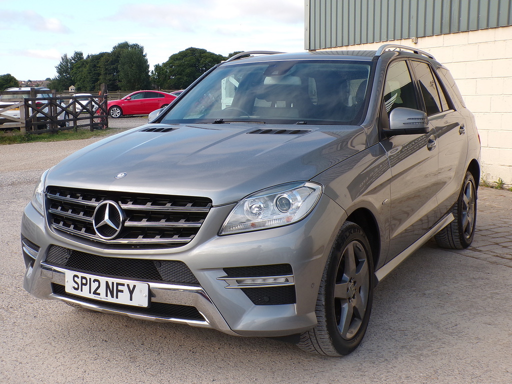 Mercedes-Benz M Class Estate Silver #4