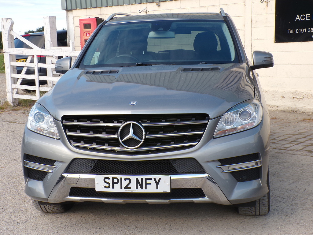Mercedes-Benz M Class Estate Silver #3