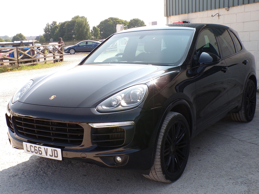 Porsche Cayenne Td V8 S Black #4