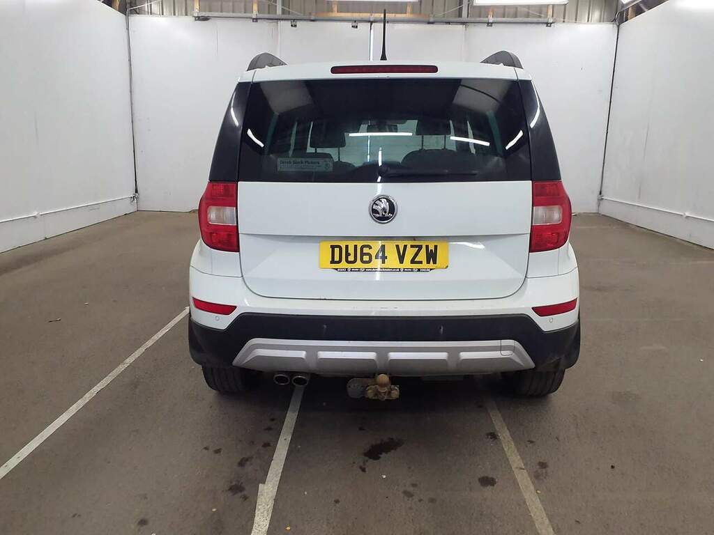 Skoda Yeti Tdi Elegance White #4