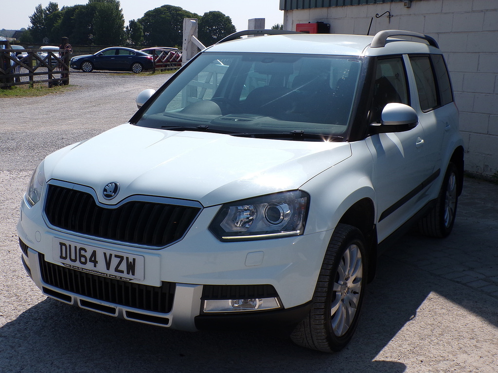 Skoda Yeti Tdi Elegance White #4