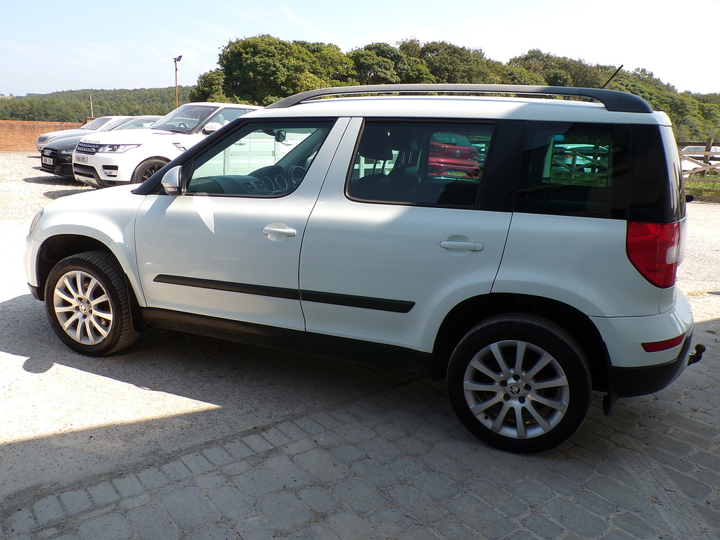 Skoda Yeti Tdi Elegance White #5