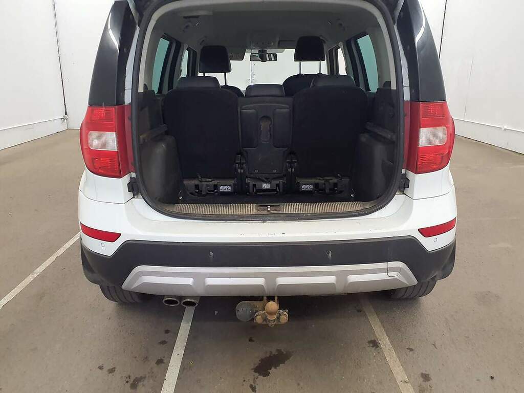 Skoda Yeti 4X4 2.0 Tdi Elegance Outdoor 4Wd Euro 5 2014 White #8