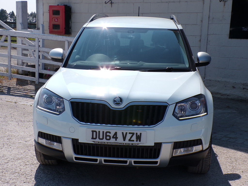 Skoda Yeti Tdi Elegance White #3