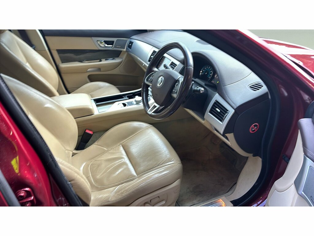 Jaguar XF 2.2D Premium Luxury Sportbrake Euro 5 Ss 5 Black #8